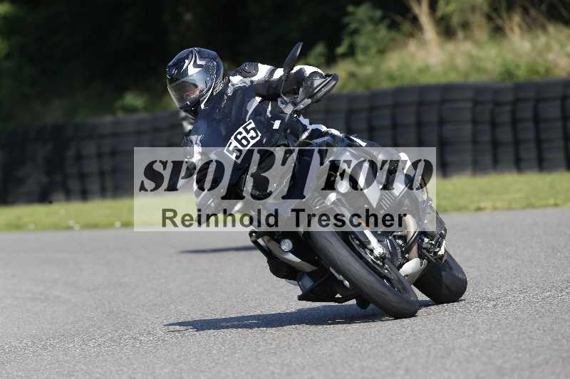 /44 09.08.2025 Plüss Moto Sport ADR/Einsteiger/565